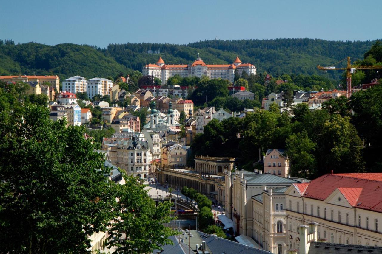 Apartments Menuet Karlovy Vary Exterior foto